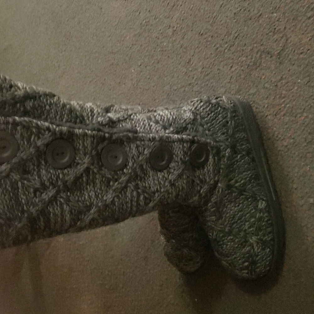 Muk luk malena womans winter boots new with tags size 8 gray and black